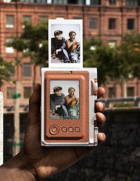 Cámara instantánea Fujifilm modelo Instax mini EVO