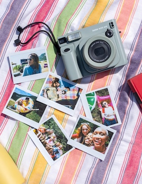 Cámara instantánea Fujifilm modelo Instax Wide 400