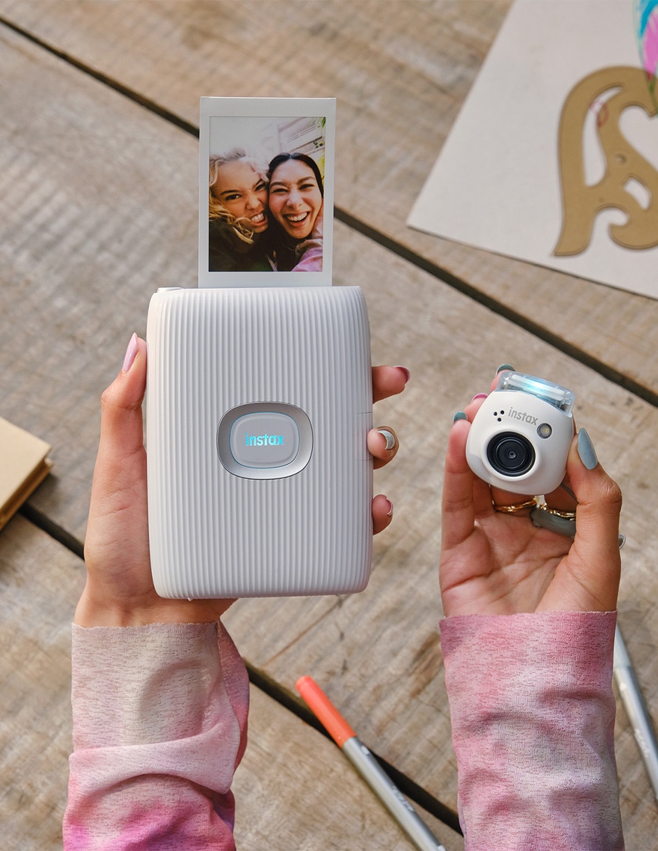 Cámara compacta básica modelo Instax PAL 5 megapíxeles 4