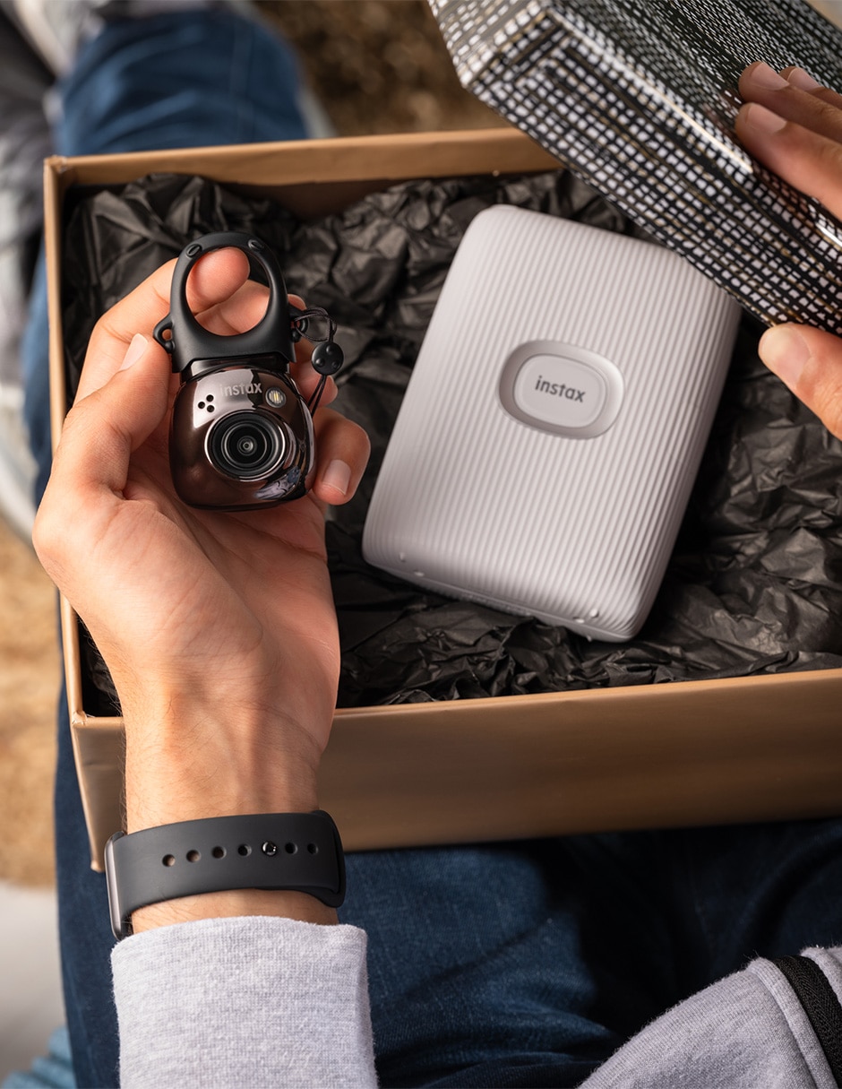Cámara compacta básica modelo Instax PAL 5 megapíxeles 4